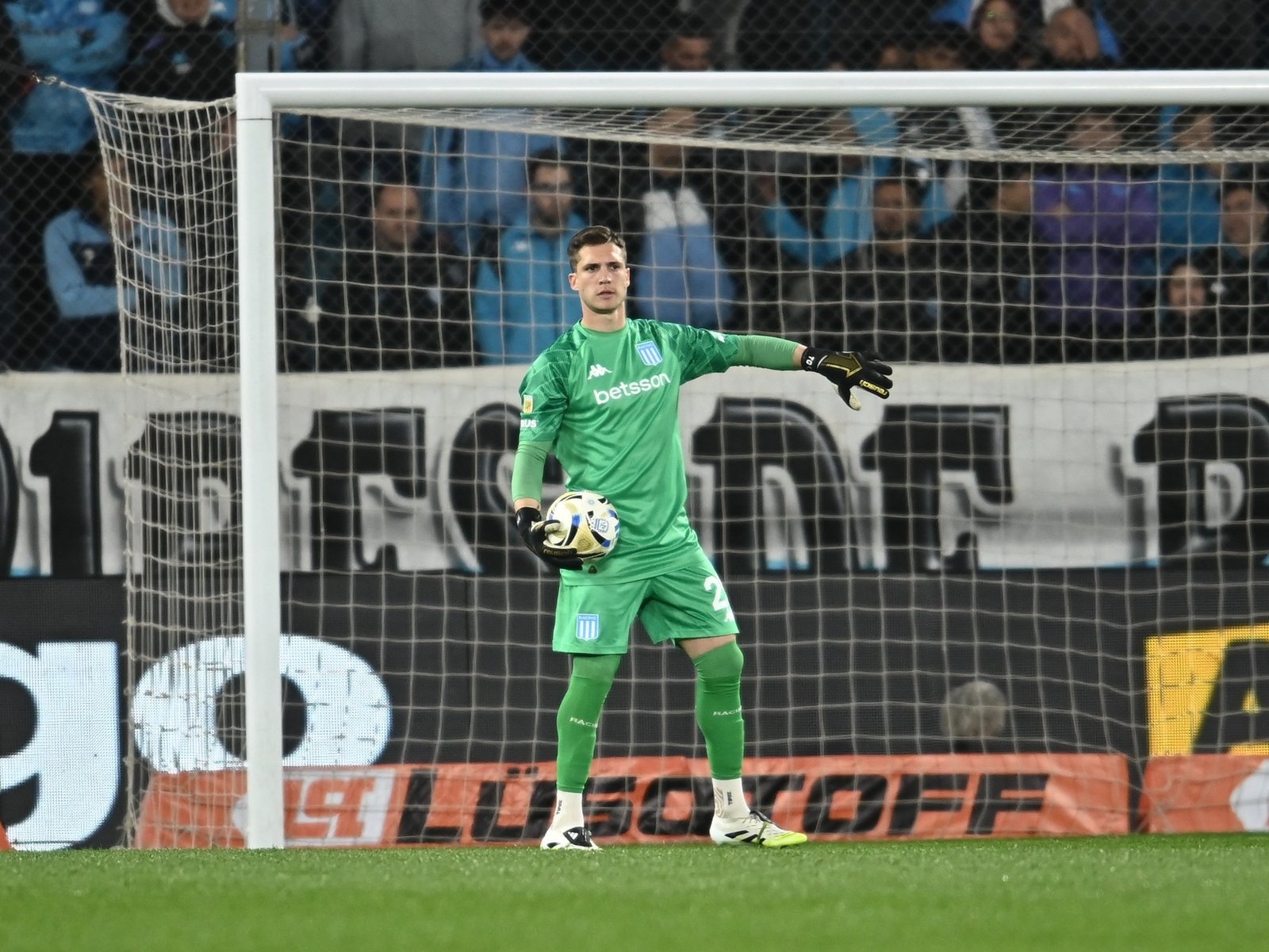 Cambeses, otra vez figura y el llamado de la Selección: “Cuando me enteré, llamé a mi mamá” :: Olé