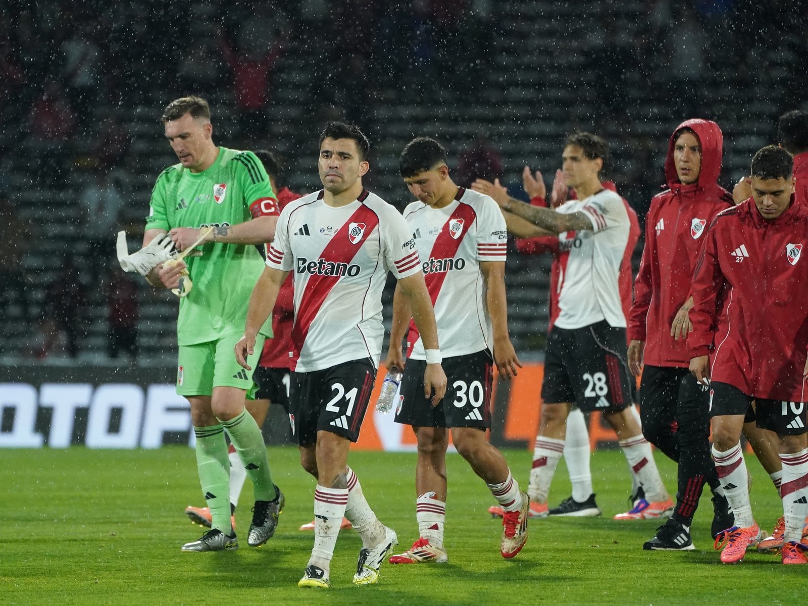 Centurión fue enorme, Villa definió la serie de penales e Independiente Rivadavia se metió en la final de la Copa Argentina