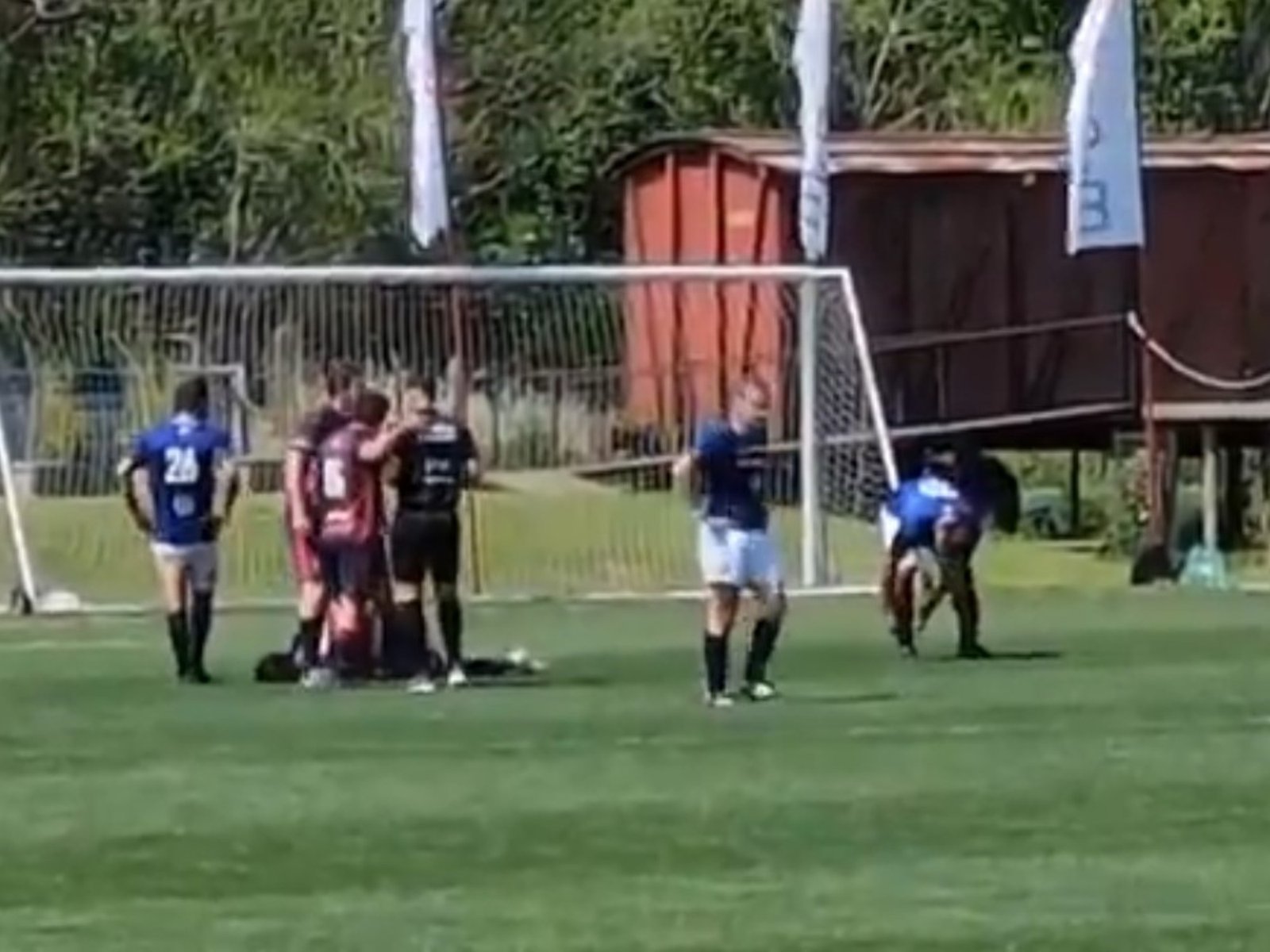 Diego Forlán sufrió una durísima lesión en el fútbol senior de Uruguay: “Tres costillas rotas”