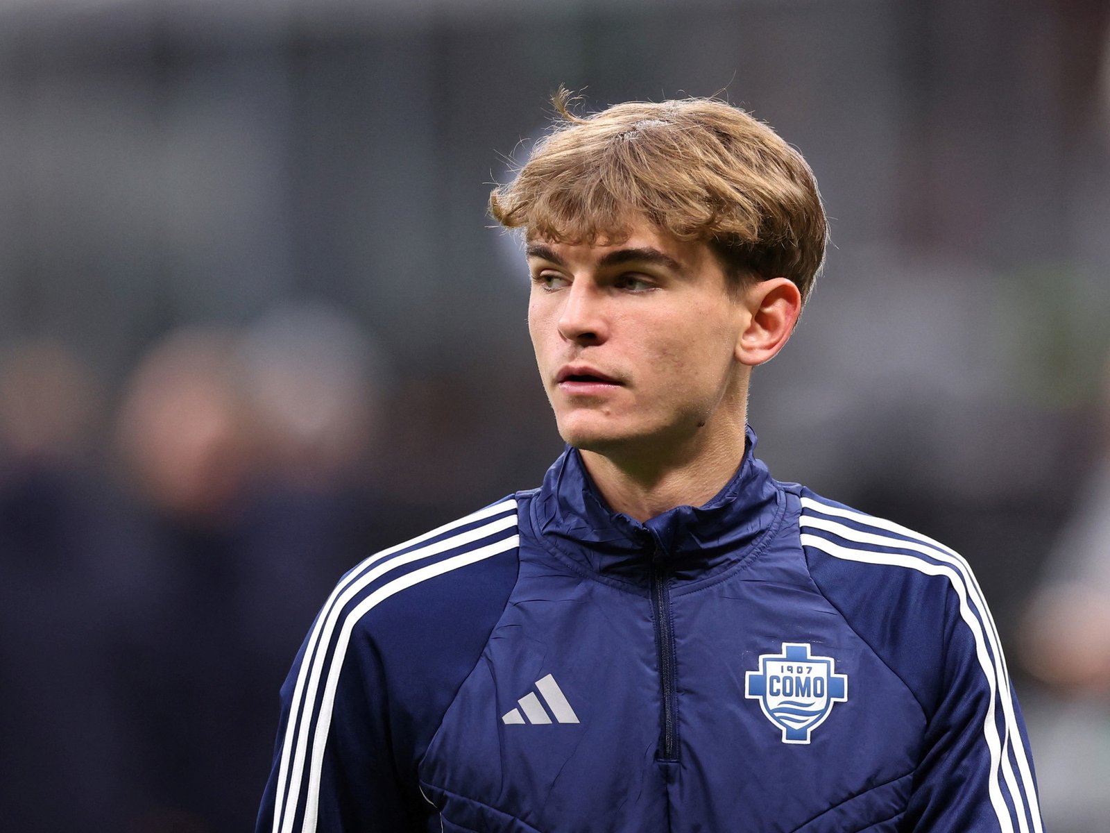 El Como de Nico Paz y Perrone ya juega con el Parma de Pellegrino y los argentinos :: Olé