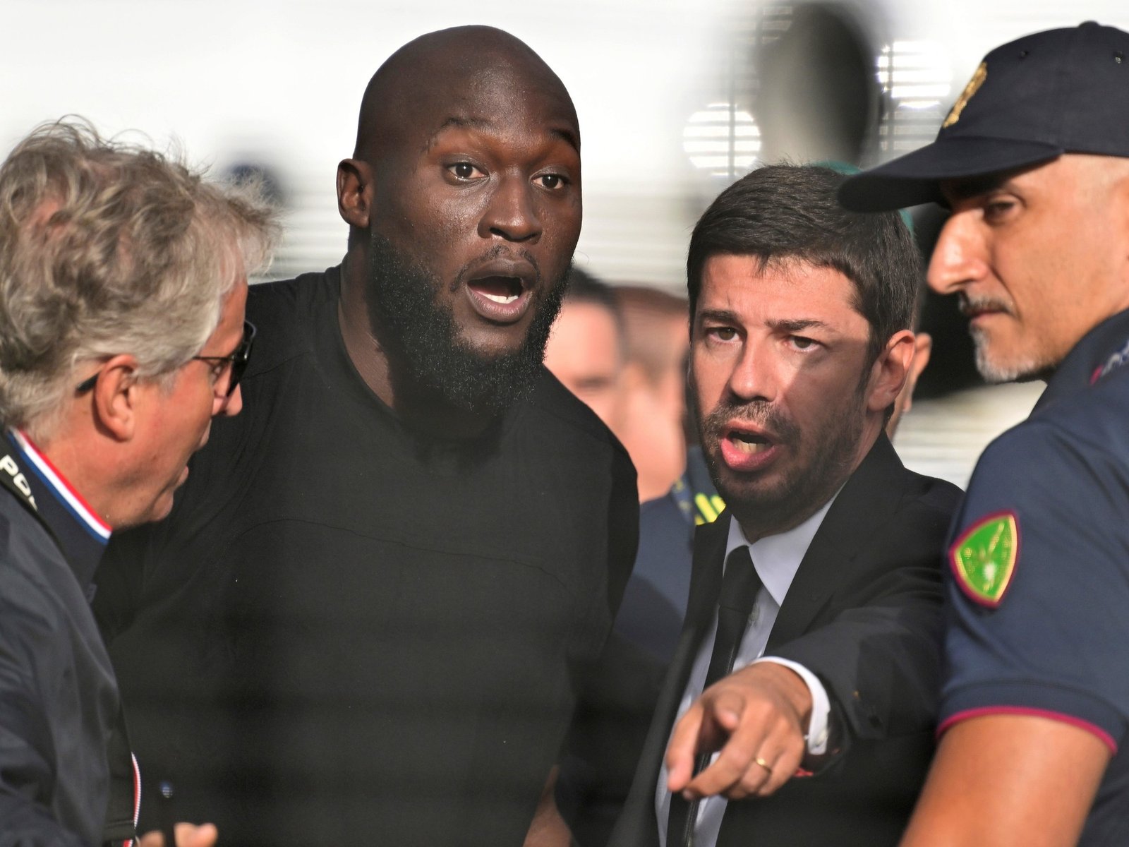 El drama de Lukaku, el goleador belga del Napoli que se siente “extorsionado” por su propia familia tras la muerte de su padre