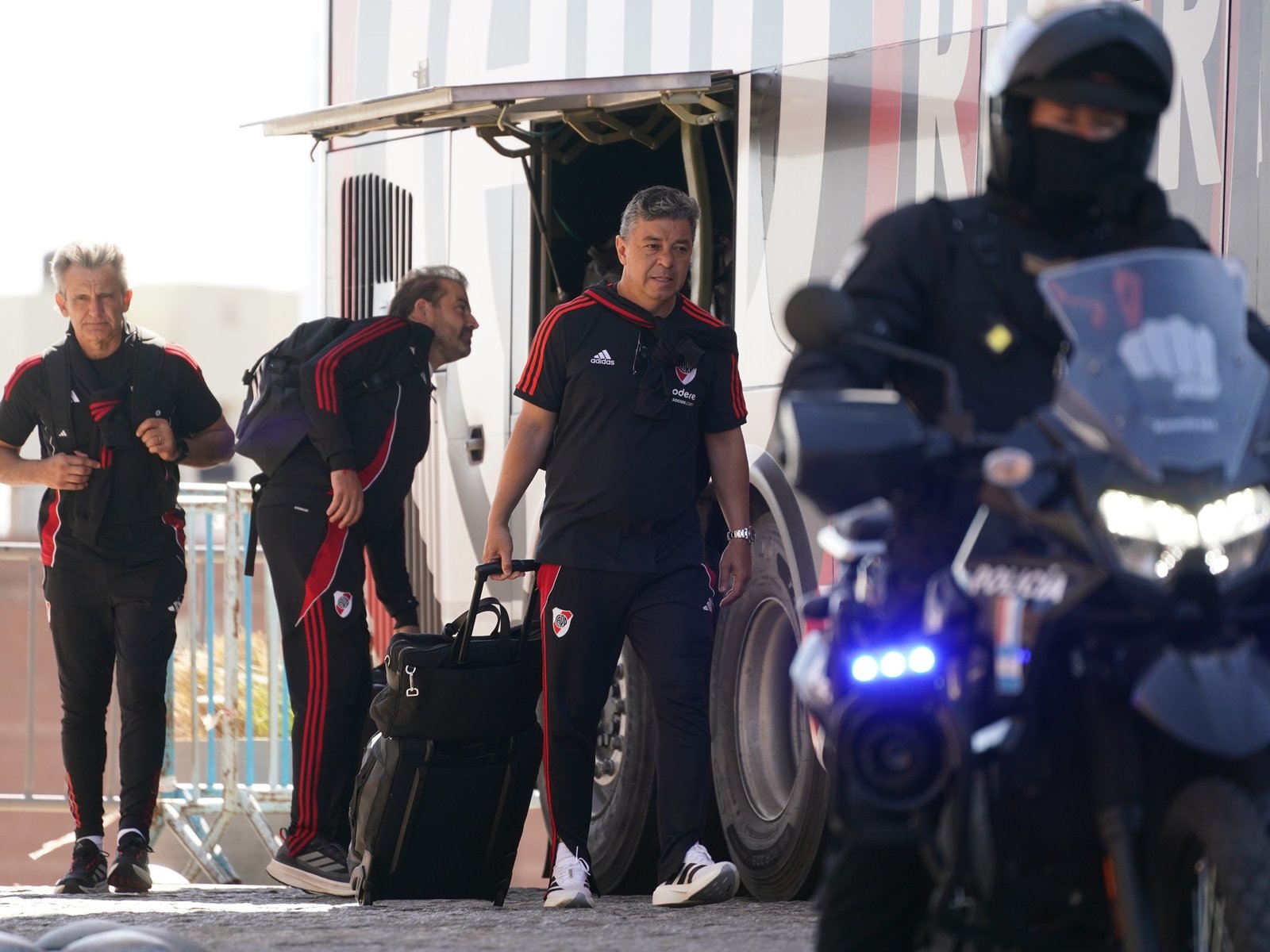 En dónde está solo Gallardo :: Olé