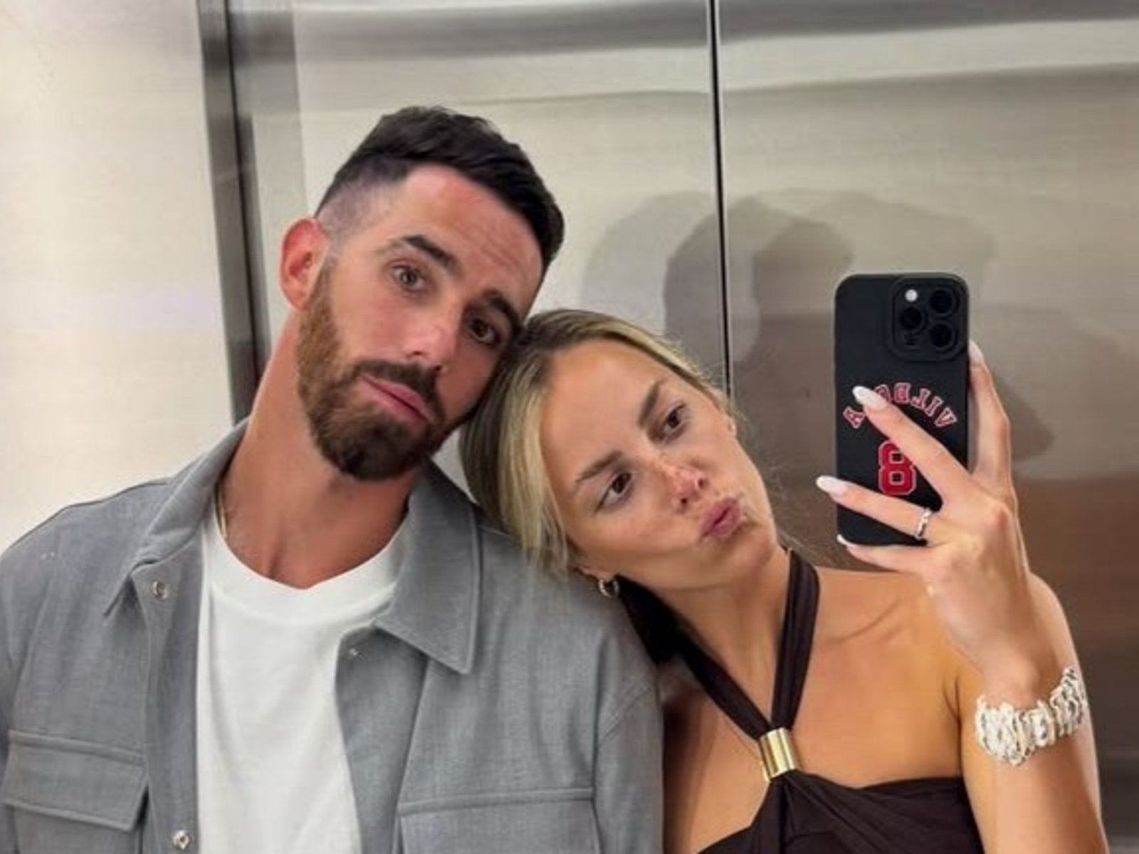 “Me agarró del cuello y me levantó del suelo”