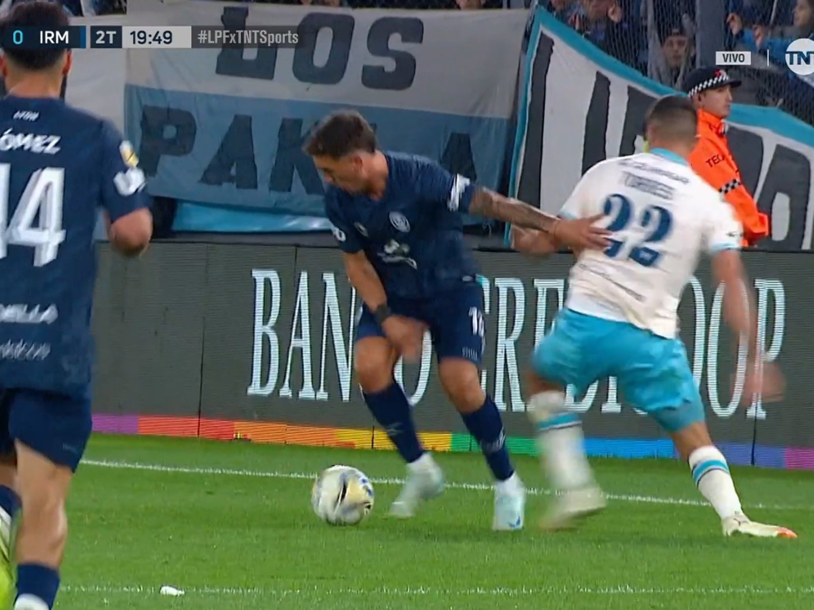 Racing sufrió dos bajas en tres minutos ante Independiente Rivadavia :: Olé