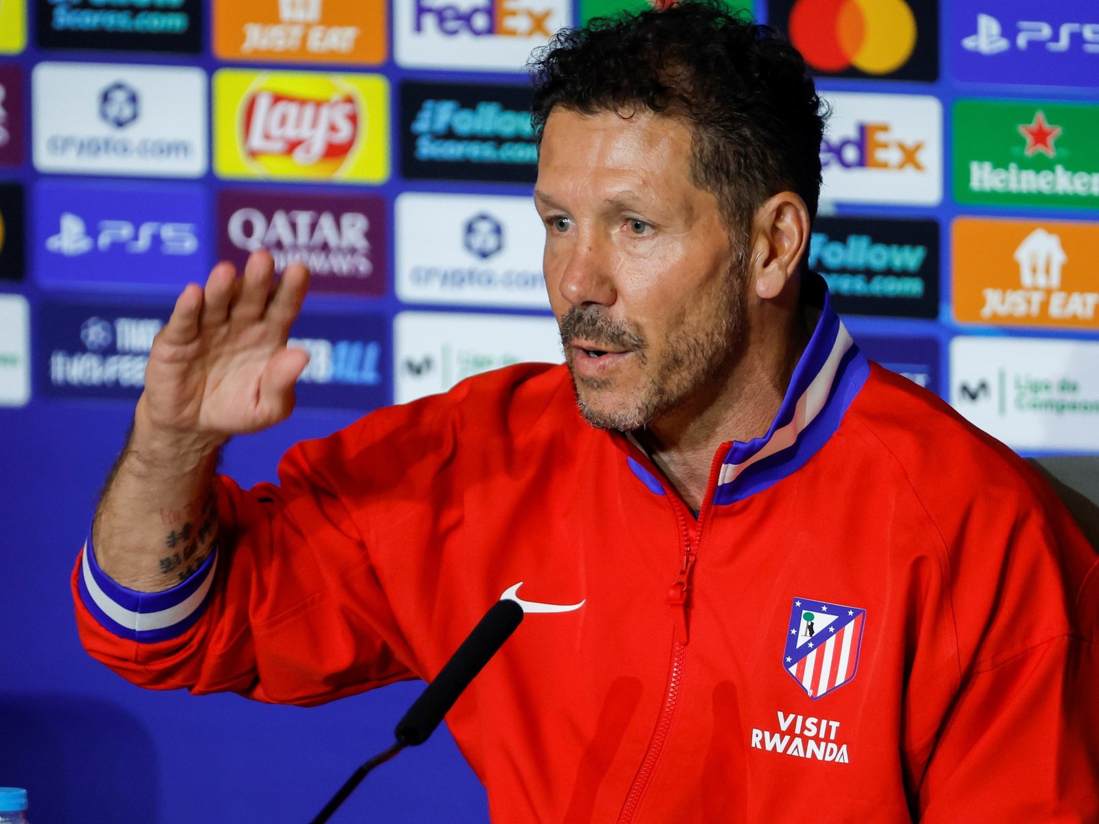 “Thiago Almada no está para competir”