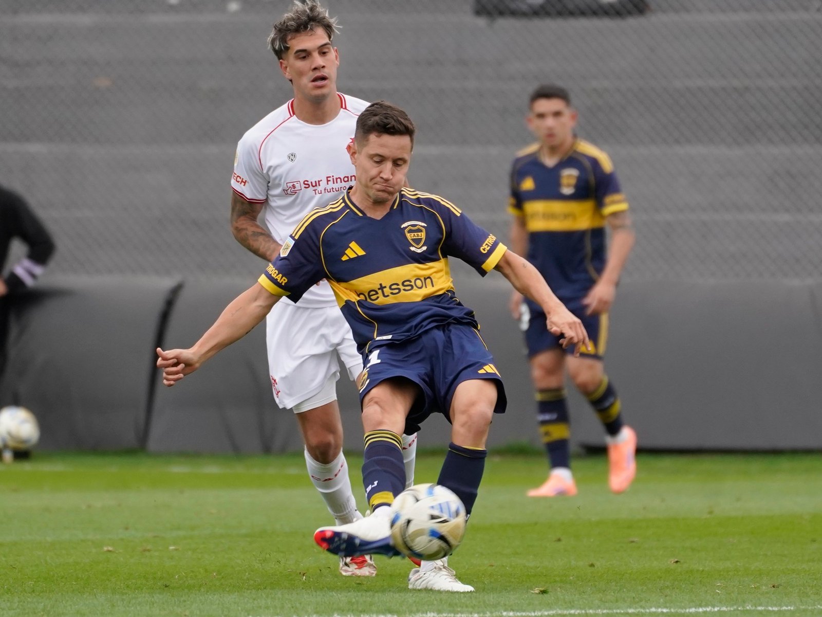 Úbeda define si el español Ander Herrera vuelve a ser titular en Boca ante la suspensión de Leandro Paredes y quiere ganar espacio para el Superclásico