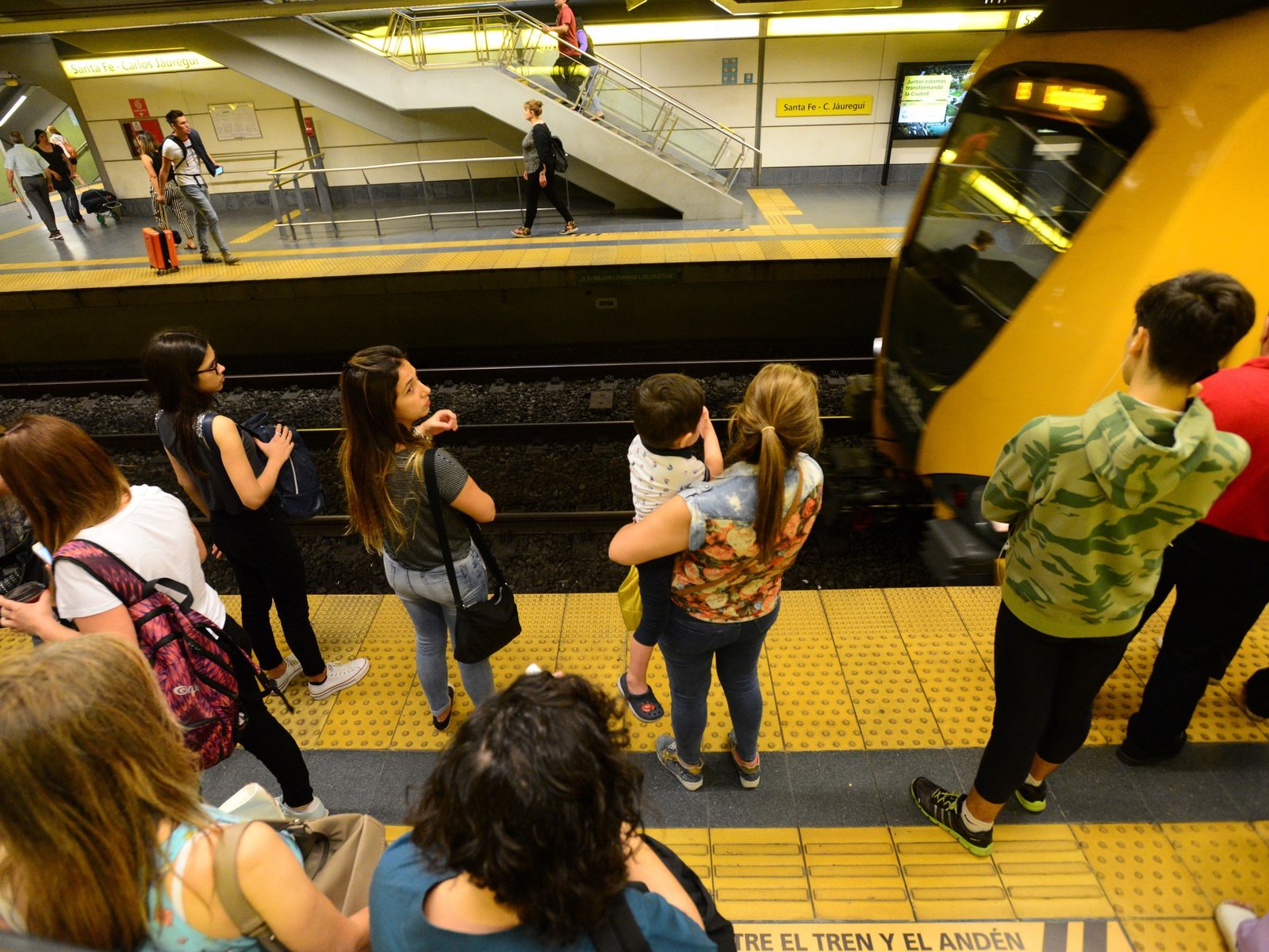 a un empleado le cortaron una ceja en la estación Santa Fe