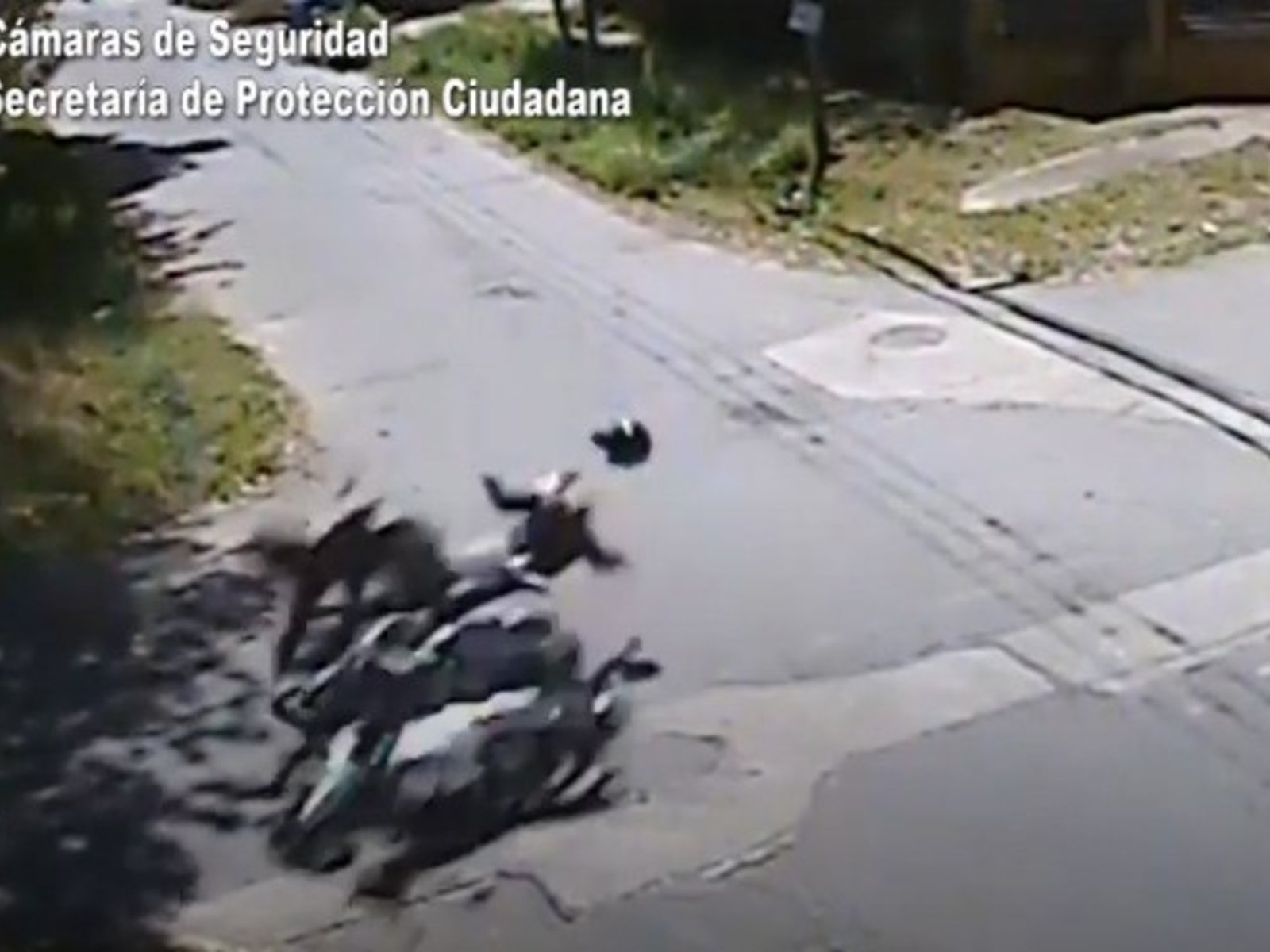 ambos salieron “volando” por el aire tras el impacto