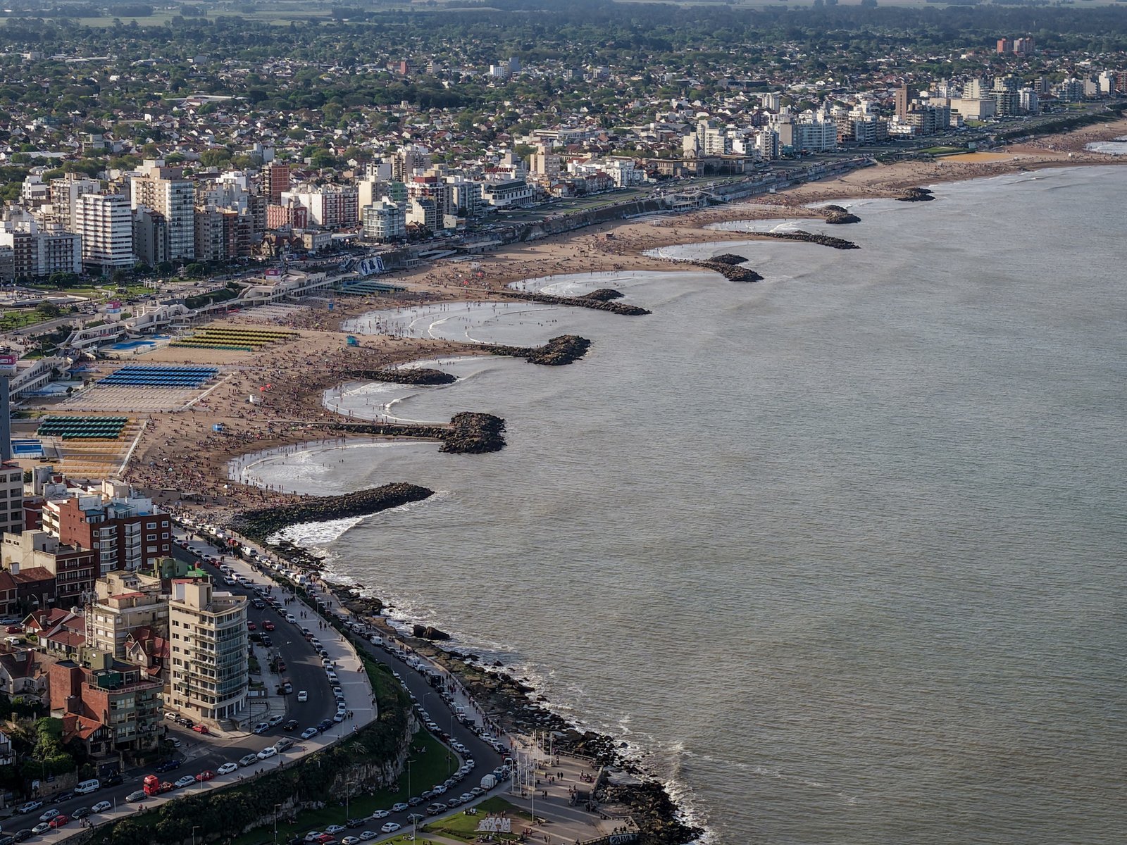buen clima y cautela para pronosticar la ocupación de verano en Mar del Plata