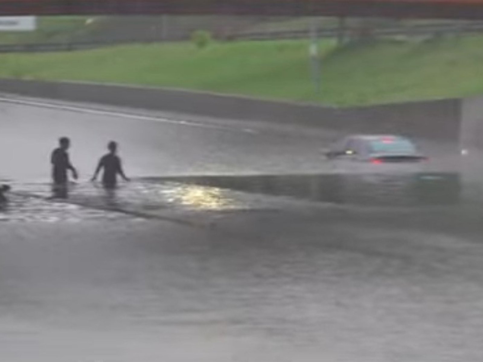 cayeron 100 milímetros en dos horas y se inundó la General Paz