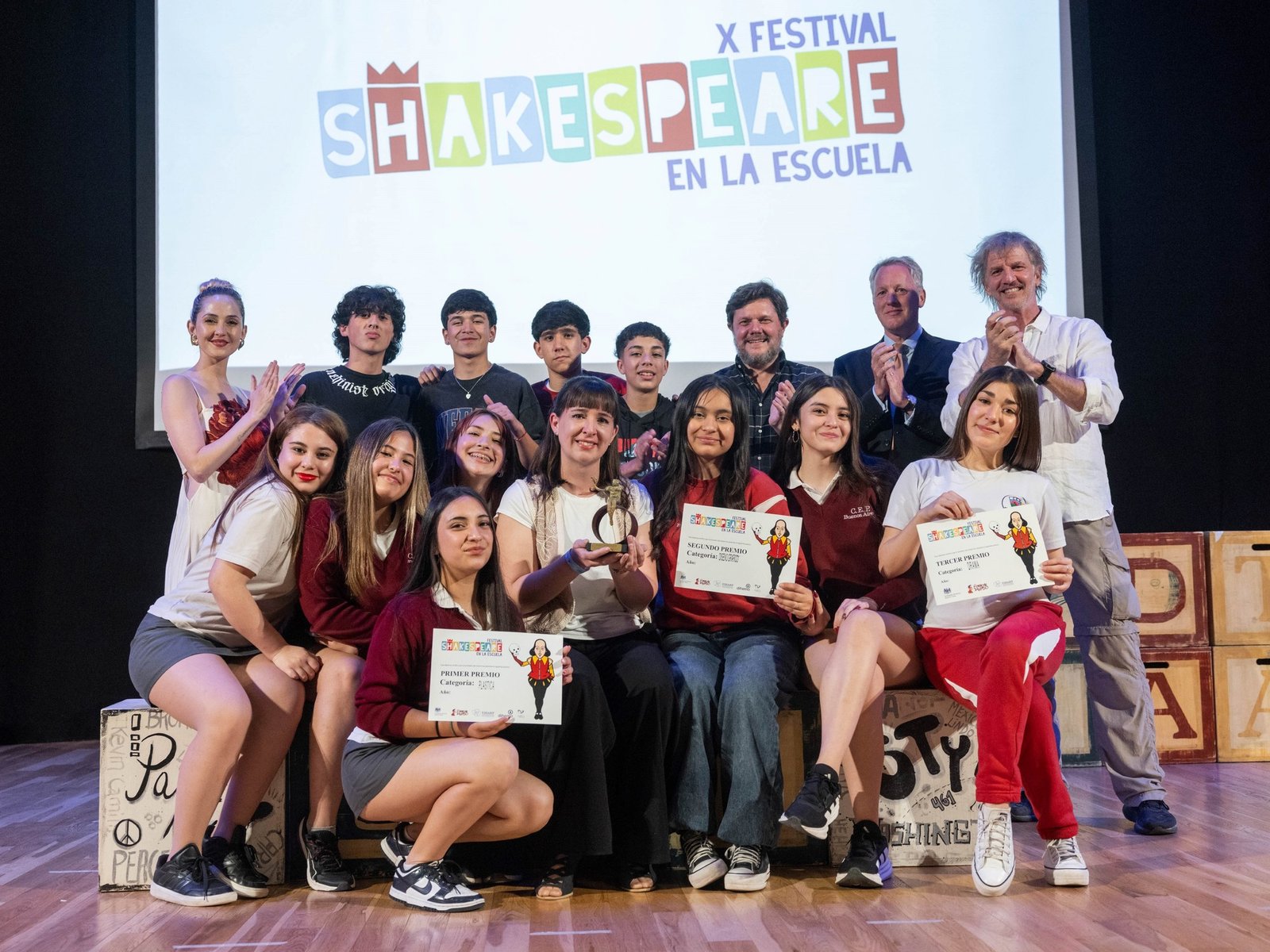 convoca a chicos de todo el país para celebrar el arte