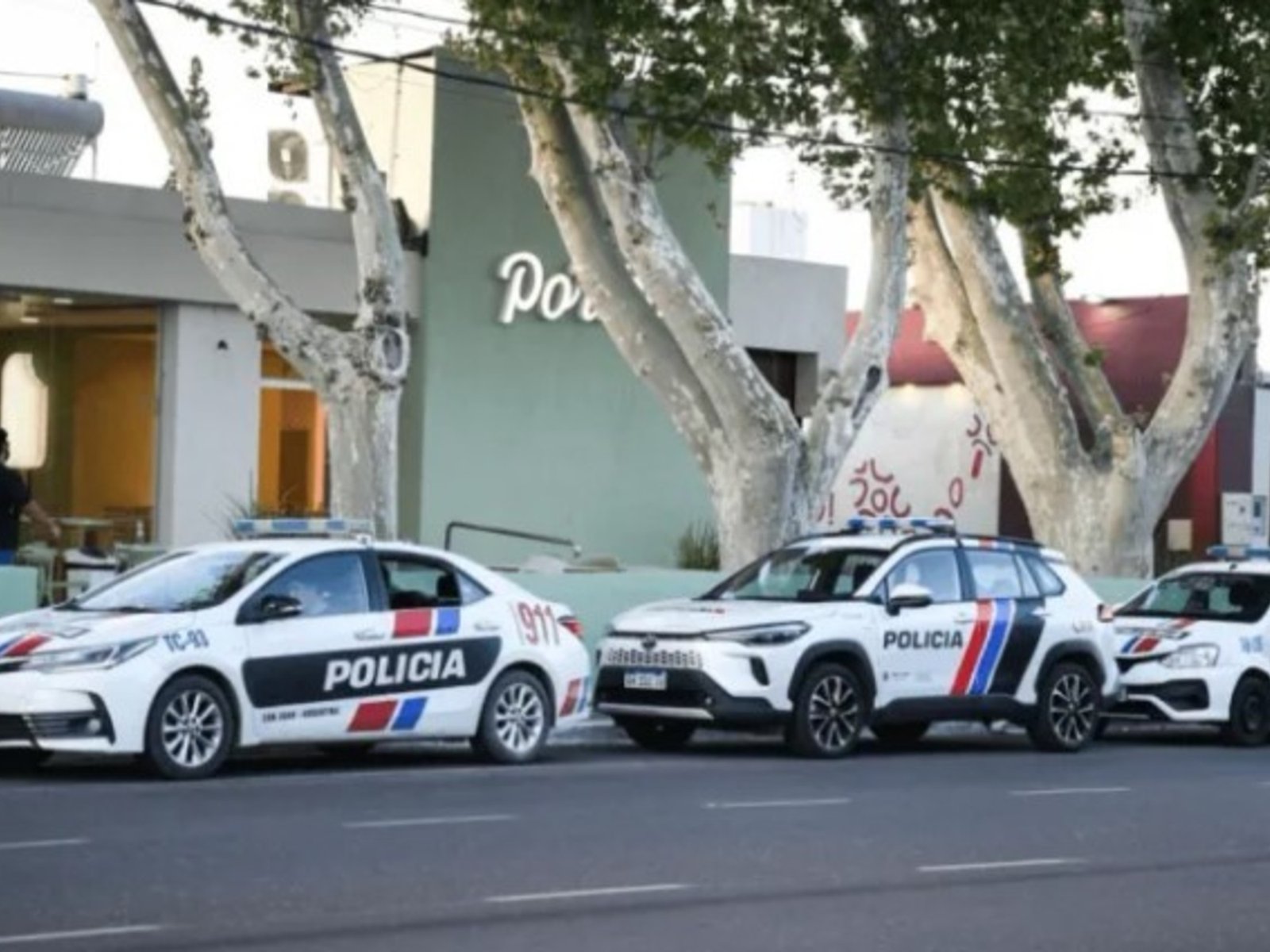 el expresidente de un club de San Juan apuntó con un arma a su hijo y discutió con la Policía