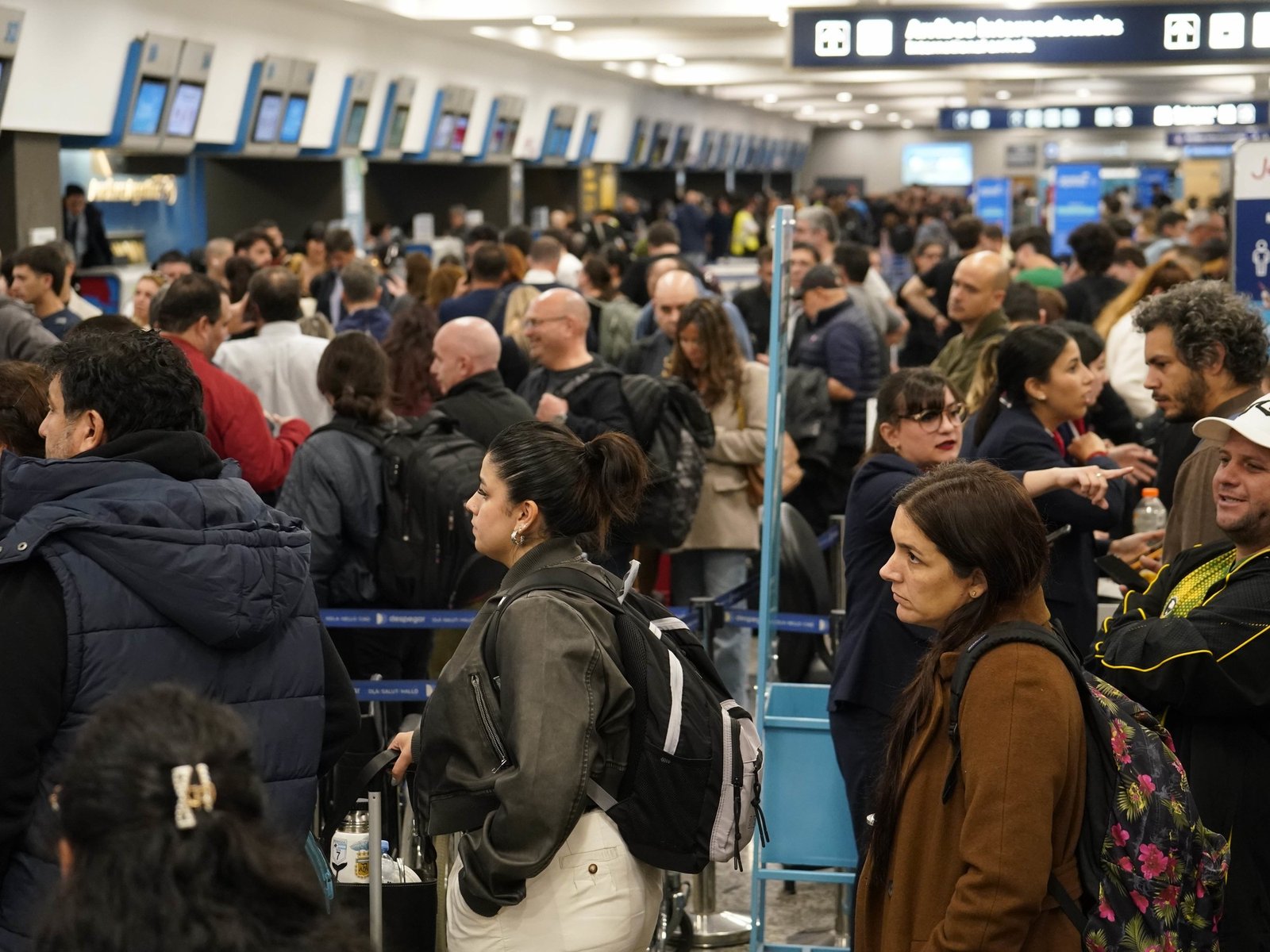 estiman que hubo 60 vuelos y 7000 pasajeros afectados