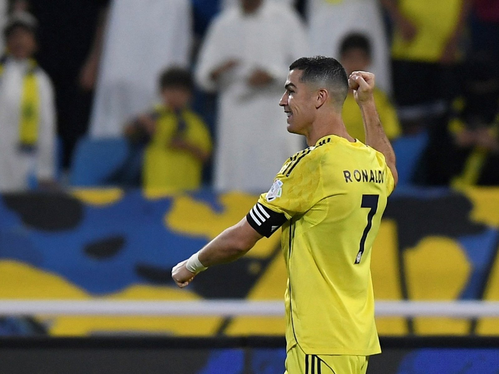 metió uno para Al Nassr, llegó a los 950 y vuelve a alejarse en su mano a mano infernal con Messi