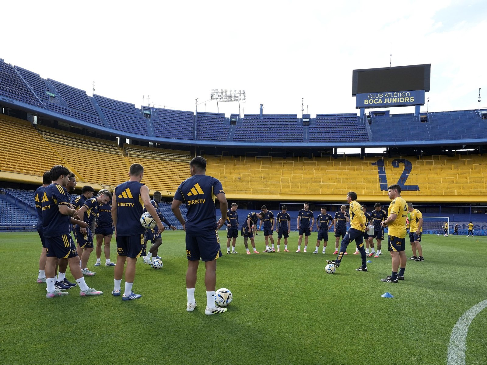 Boca, EN VIVO: práctica de fútbol en la Bombonera, el 11 vs. Tigre, los cambios de Úbeda y las últimas noticias de este jueves 13 de noviembre