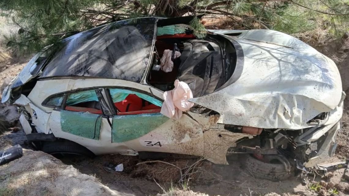 Chocaron una Ferrari de 400 mil dólares, los internaron y se fueron del hospital antes del alta