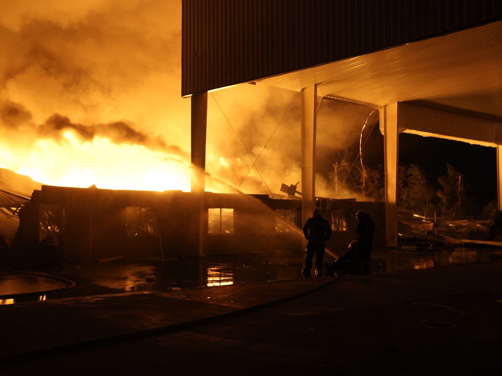 Cómo es el polo industrial de Spegazzini que ardió por el incendio y la explosión en Ezeiza