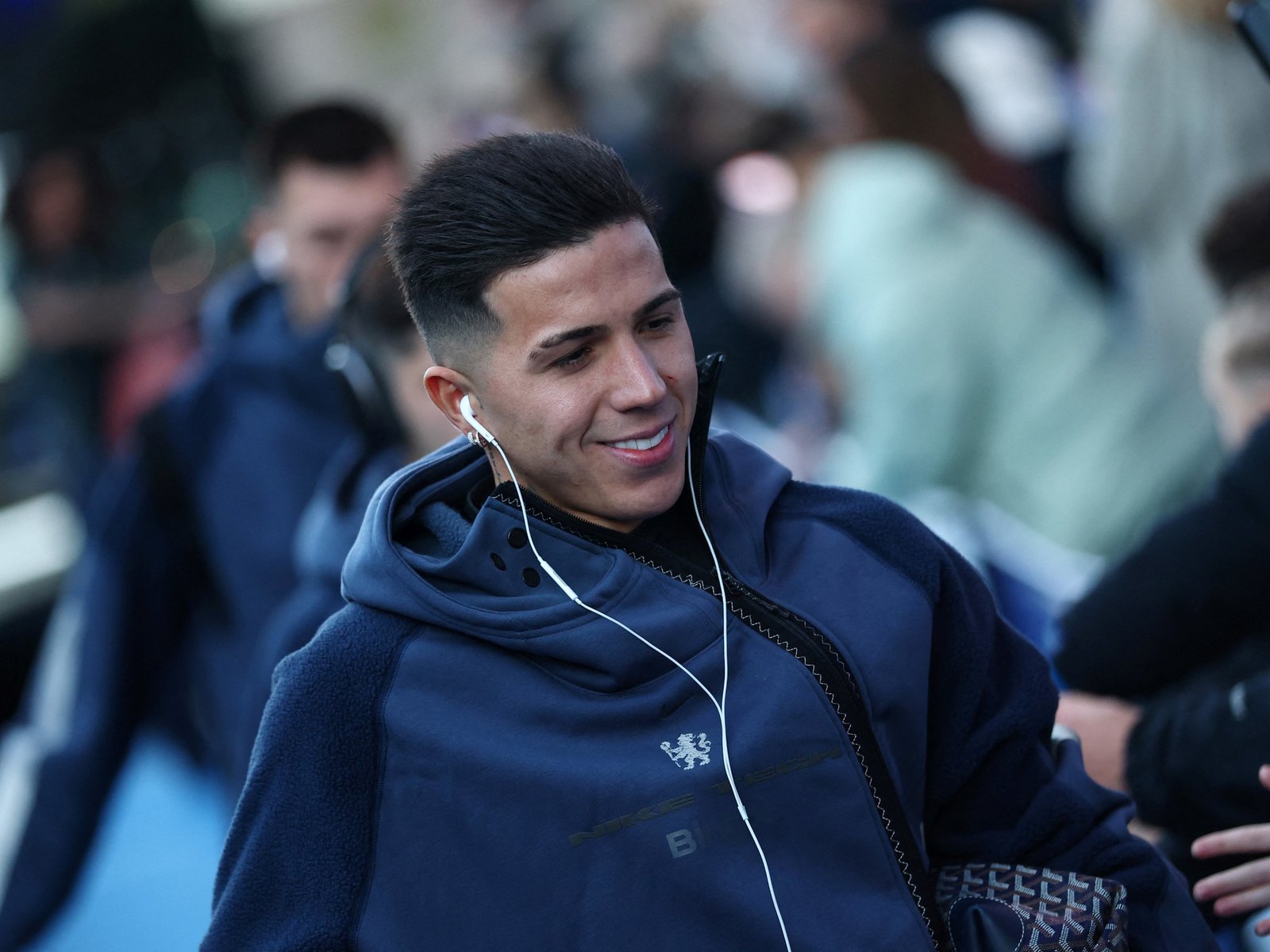 Con Enzo titular y Garnacho en el banco, Chelsea ya juega el clásico con el Arsenal por la Premier League :: Olé