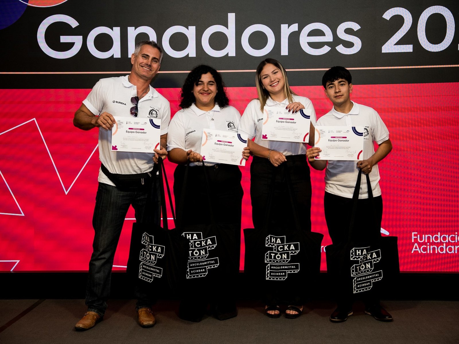 Con un proyecto para generar energía a partir del agua, estudiantes santafesinos se llevaron el primer puesto en un concurso