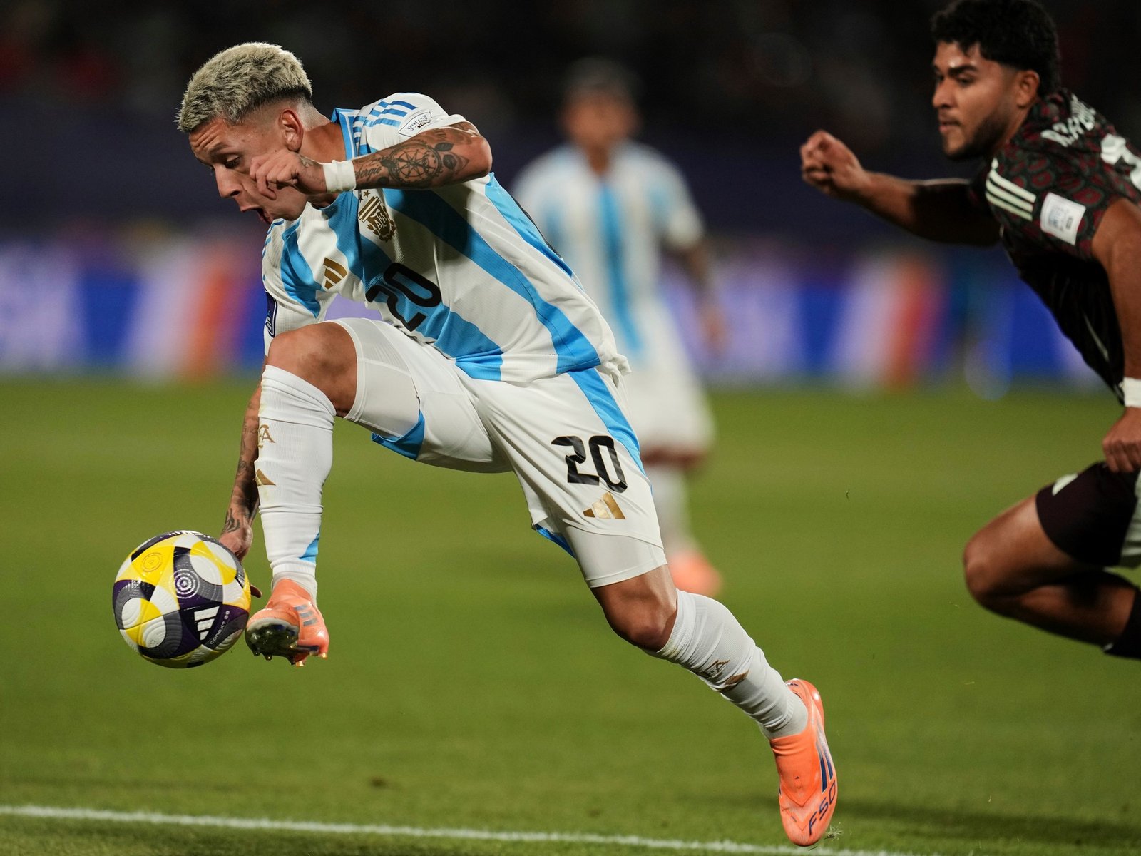 El sugerente like de un jugador que suena en River :: Olé