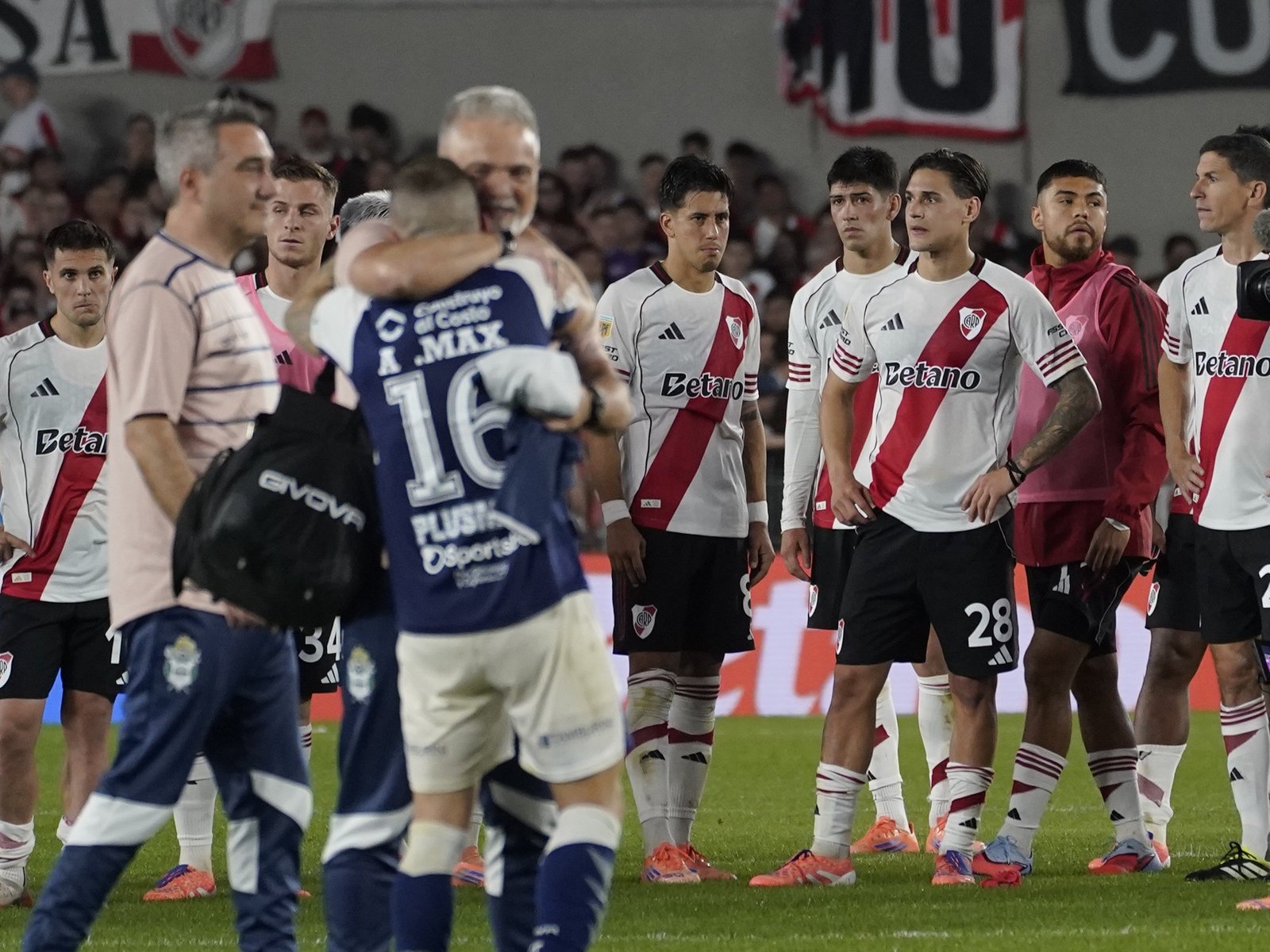 El superclásico llega en un escenario inesperado :: Olé