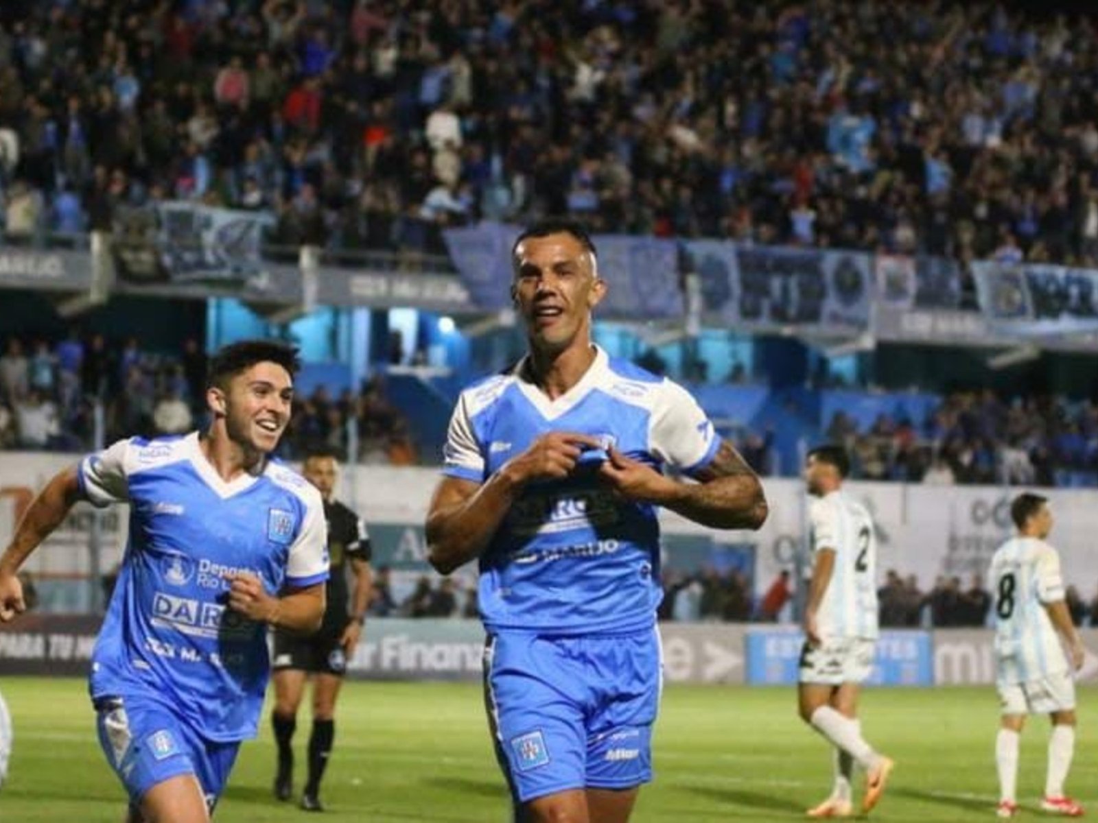 Estudiantes de Río Cuarto ganó y es el primer semifinalista del Reducido del Nacional :: Olé