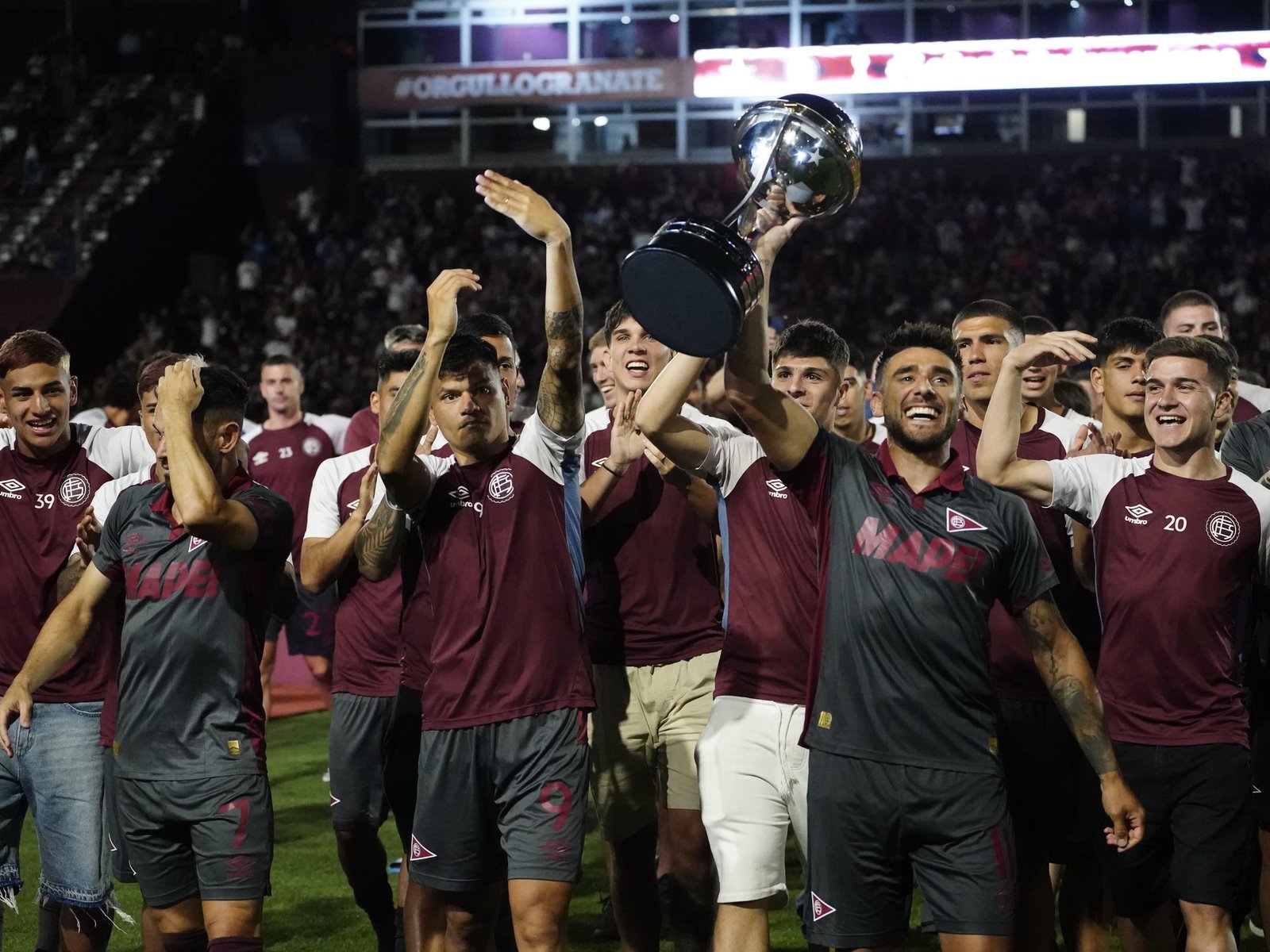 Los festejos del campeón: de la despedida de Acosta a la alfombra roja :: Olé