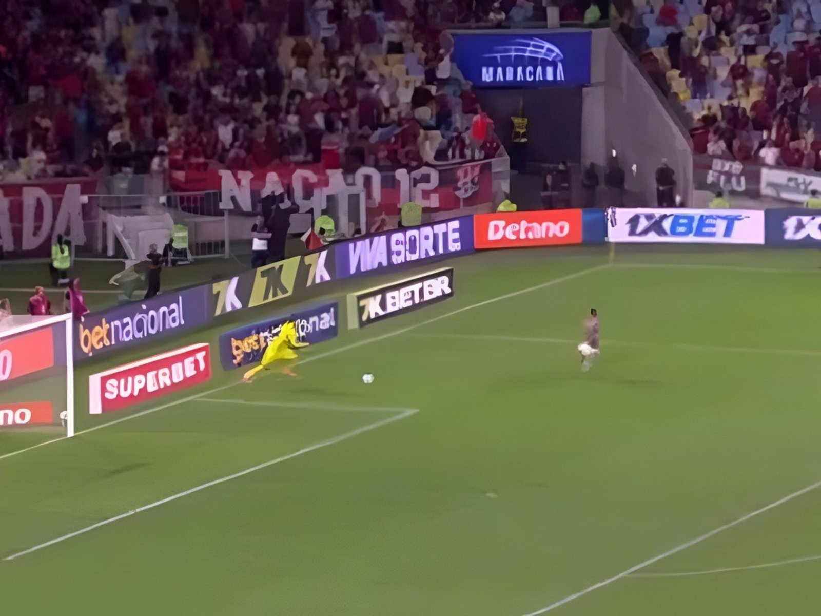 Video: el increíble blooper de Rossi en el clásico entre Flamengo y Fluminense :: Olé