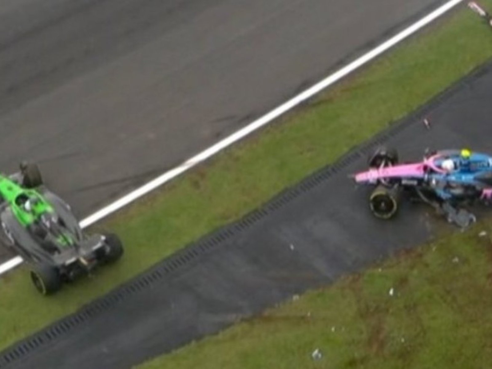 el argentino sufrió un duro golpe en la carrera sprint y reparan su auto para la clasificación este sábado 8 de noviembre
