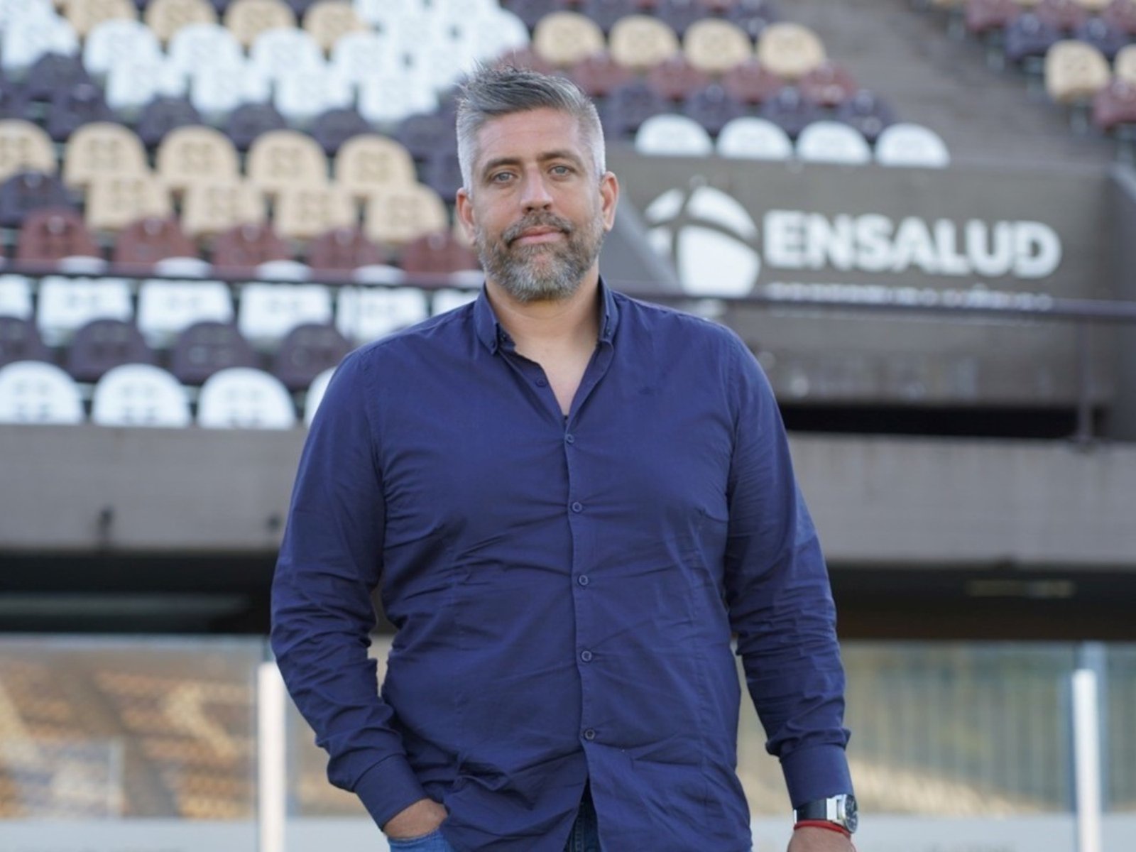 el presidente Sebastián Ordoñez vio el partido en la tribuna y terminó a las piñas con los hinchas