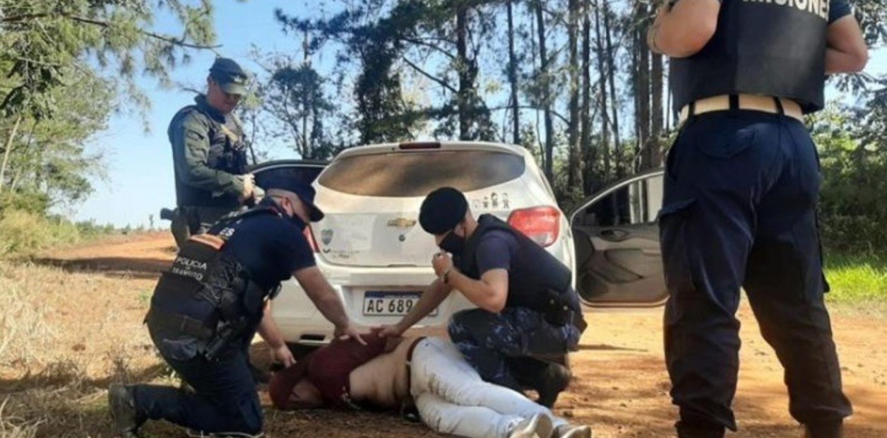 estaba preso por matar a su madrastra tras la difusión de chismes sobre una supuesta infidelidad