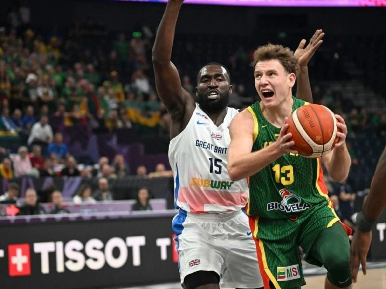 metió tres triples en los últimos 10 segundos y Lituania festejó en Londres