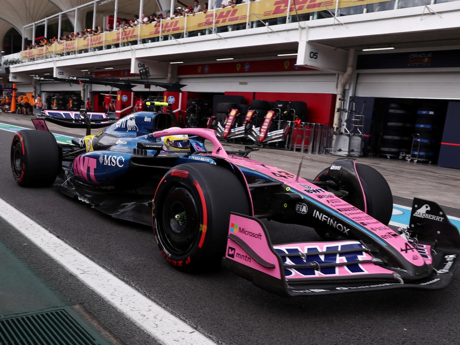 qué se llevaron los dos intrusos misteriosos de las oficinas de Alpine