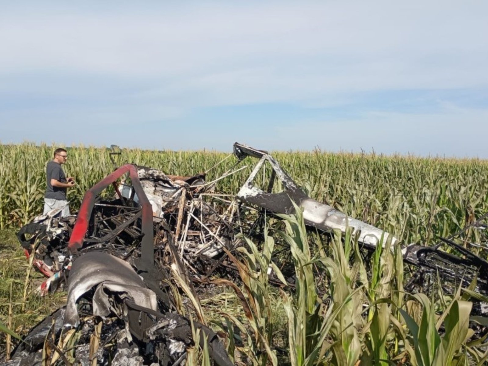 un piloto se salvó de milagro de la caída de una avioneta