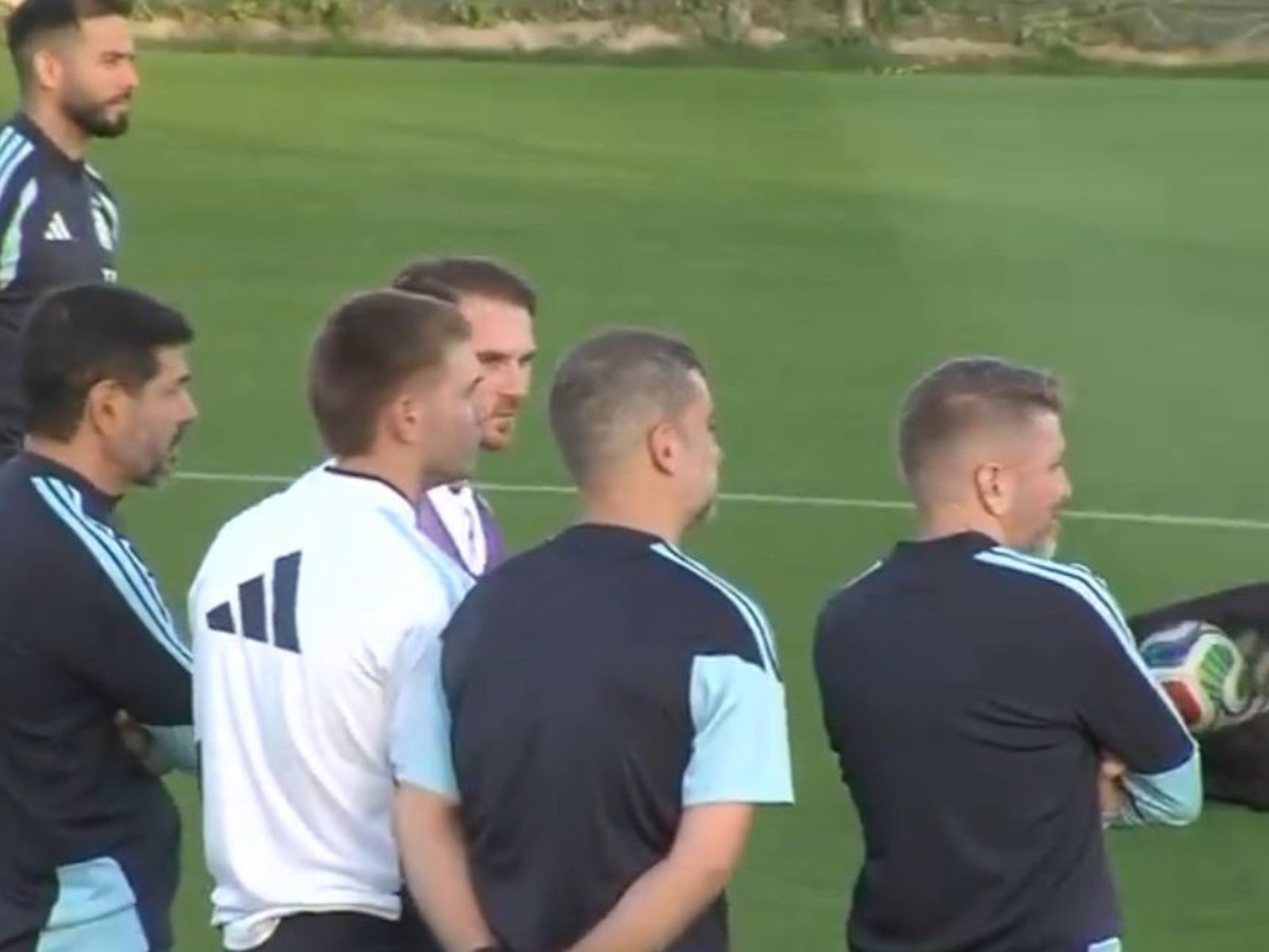 viajó más de tres horas pese a estar lesionado para decir presente en el entrenamiento de la Selección Argentina