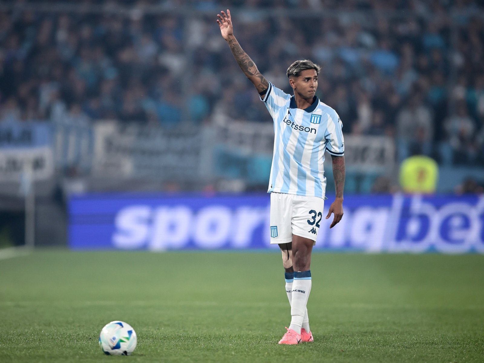 Almendra se va de Racing: qué club lo espera :: Olé