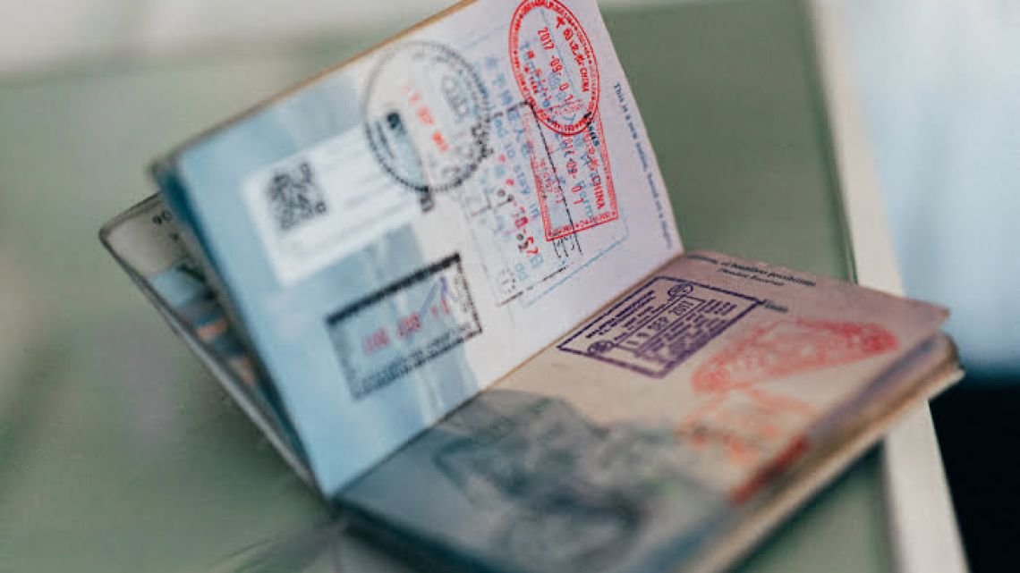 Argentina detenida por el ICE en California: esperaba regularizar su visa