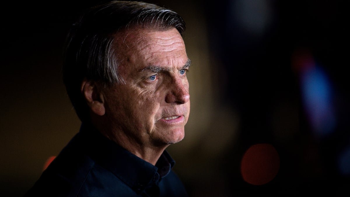 Bolsonaro deja la cárcel para operarse de una hernia