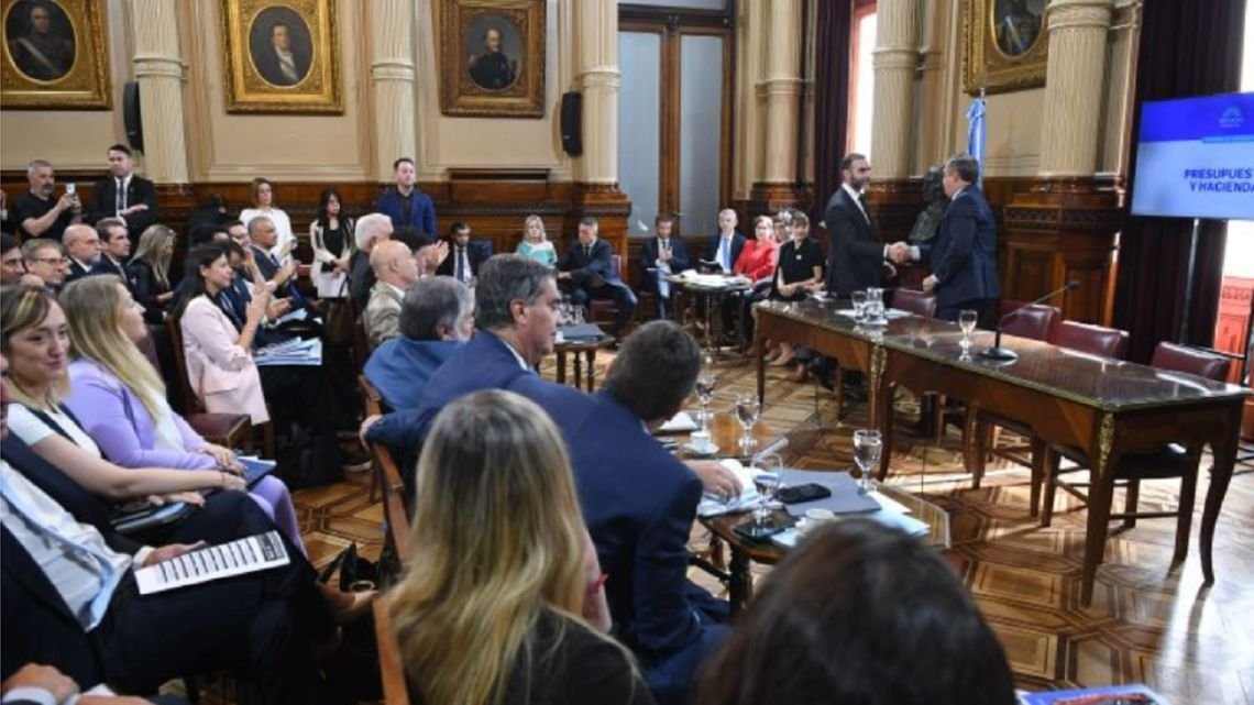 Con votos justos y negociaciones abiertas, el Gobierno encamina la aprobación del Presupuesto 2026 en el Senado