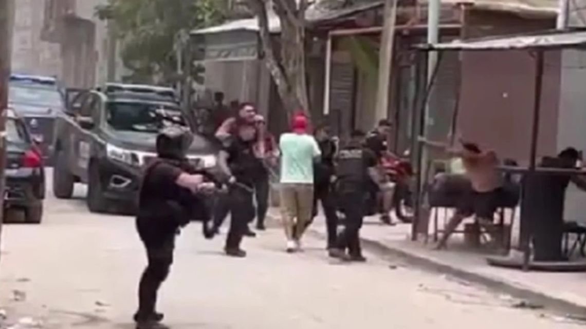 Detuvieron a un policía de la Ciudad por la muerte de un hombre en Villa Lugano