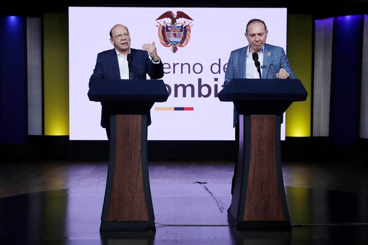 El Gobierno Petro anuncia los decretos de la emergencia económica: más impuestos a los superricos, sobretasa al sistema financiero y aumento del IVA a licores y juegos de azar