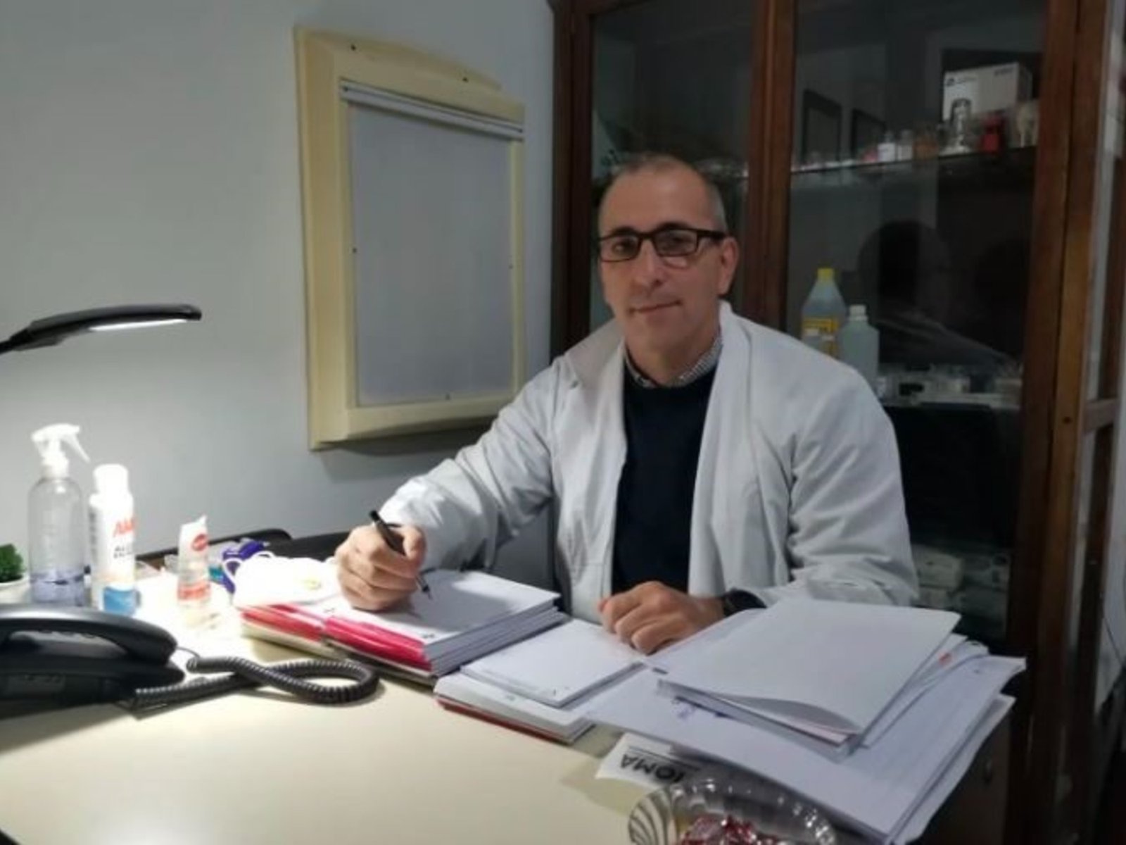 El ginecólogo acusado de 14 casos de abuso pidió “disculpas por ser tosco” y el juicio llega al final