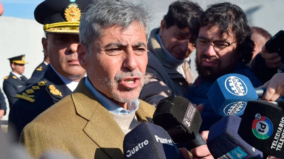 “Fin a los naranjitas ilegales” y “prohibición de limpiavidrios”: impulsan reforma del Código de Convivencia provincial