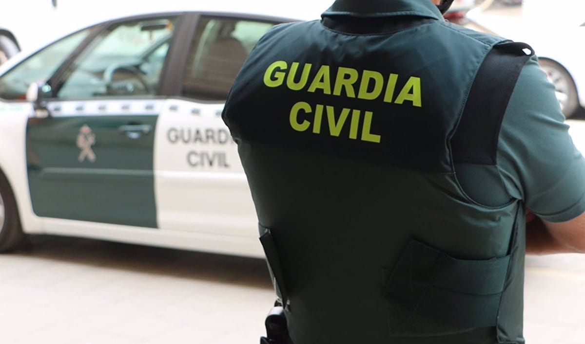 La Guardia Civil investiga la muerte de un joven inglés por arma de fuego en una urbanización de Orihuela