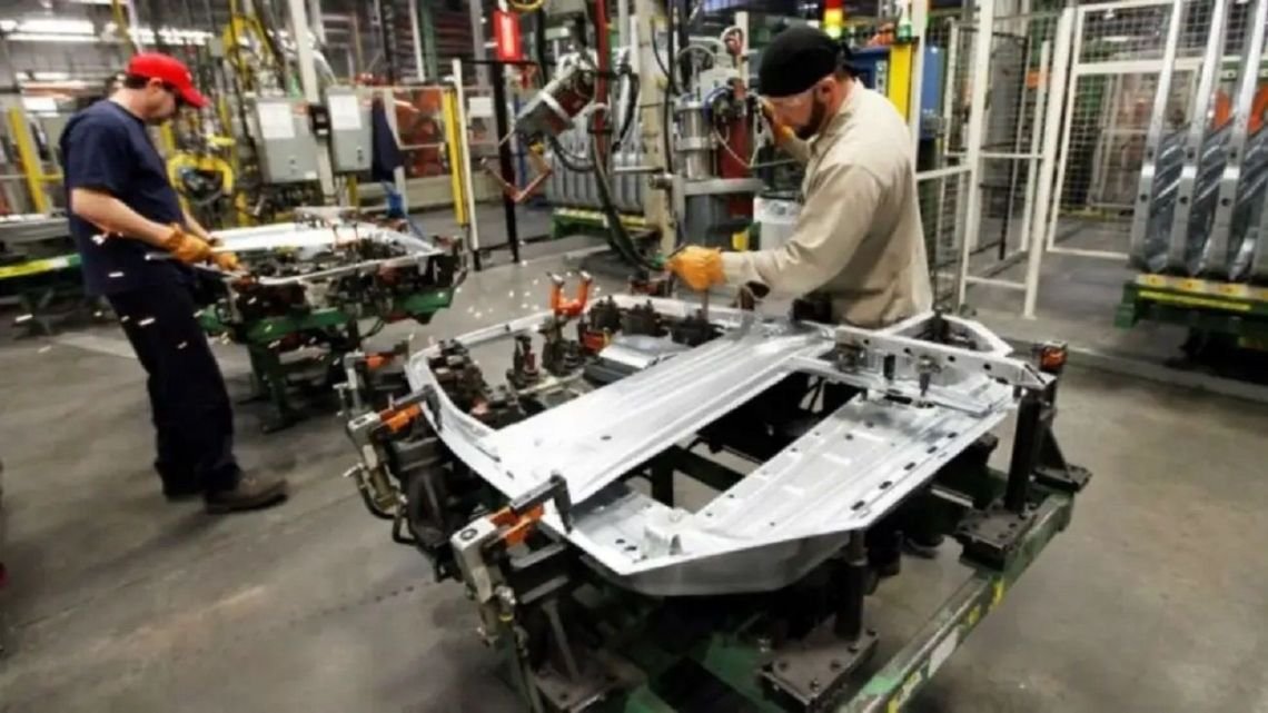 La producción de industrias pymes acumula 10 trimestres consecutivos con caídas