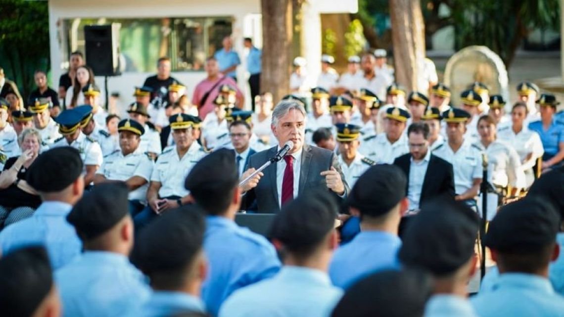 Llaryora anunció la incorporación de 575 miembros al Servicio Penitenciario en 2026