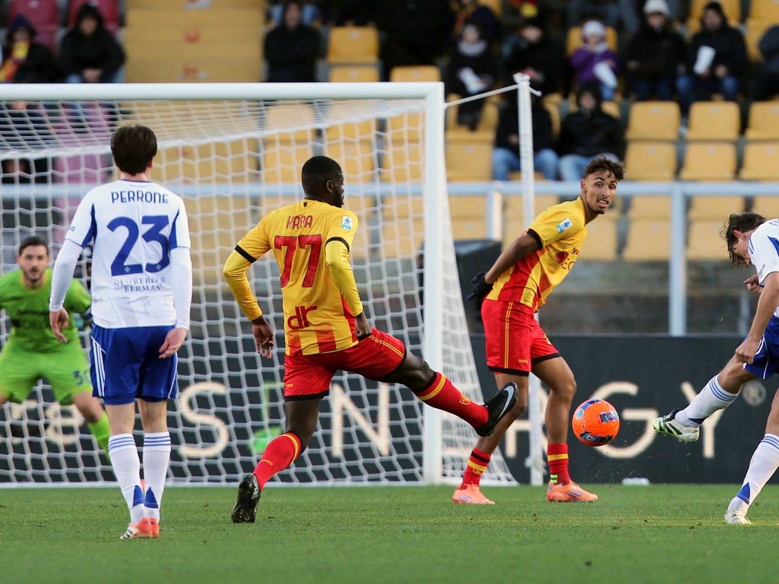 Nico Paz clavó un golazo para abrir la goleada del Como en la Serie A de Italia y cerró un año soñado
