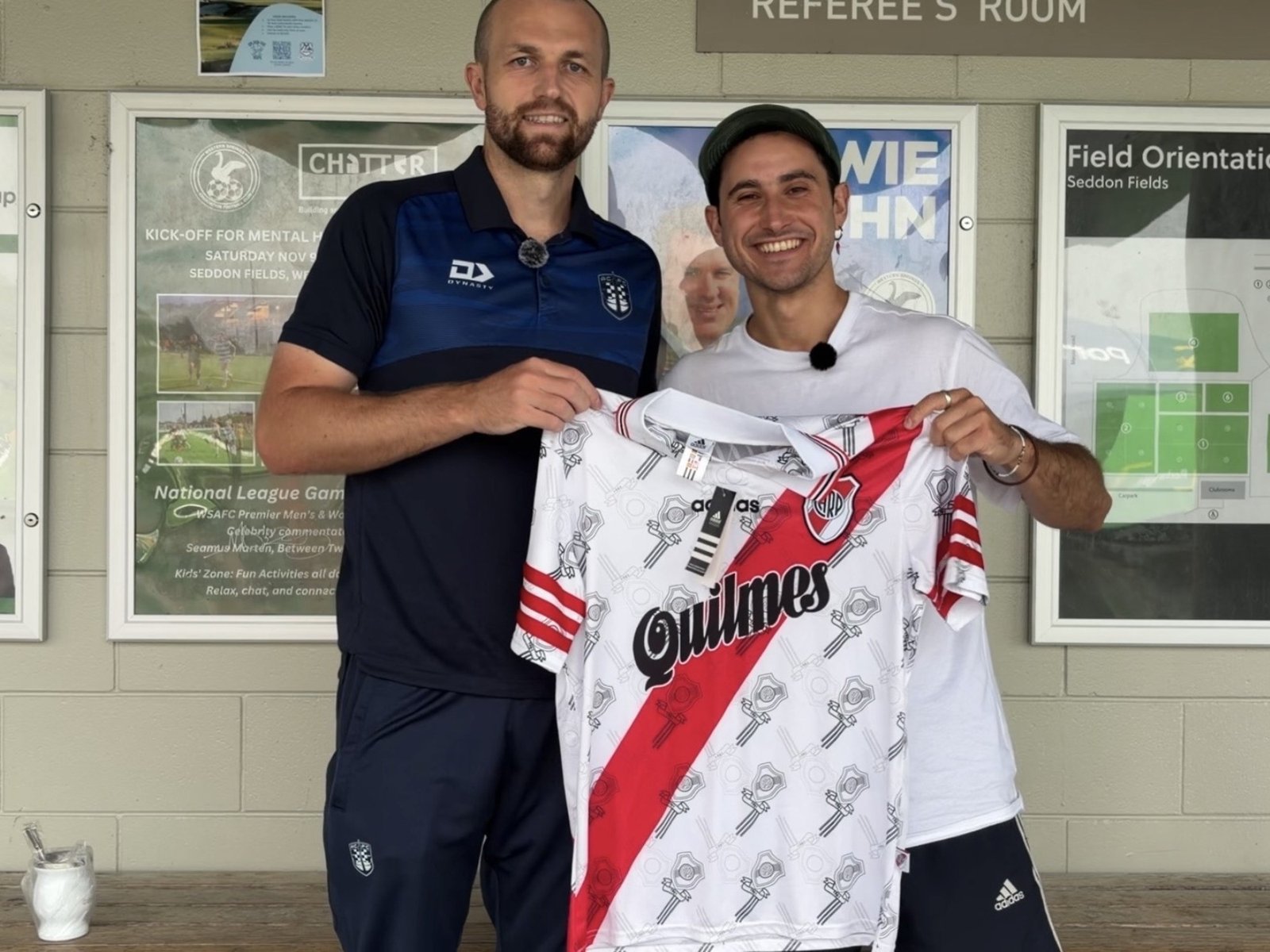 Sufrió depresión, se hizo viral entrevistando al profesor que le convirtió a Boca y ahora sueña con conocer al Dibu Martínez :: Olé