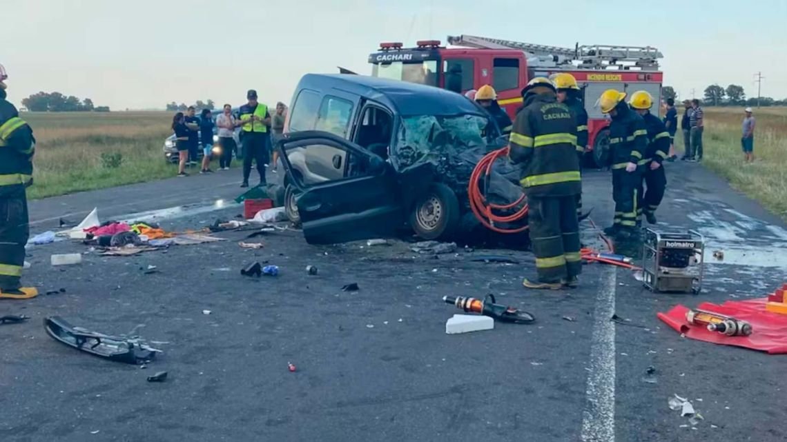 Trágico choque frontal en la Ruta 3: una pareja fallecida y una menor internada