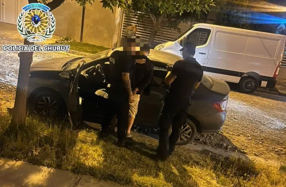 Un aprehendido tras intento de robo en el interior de un vehículo